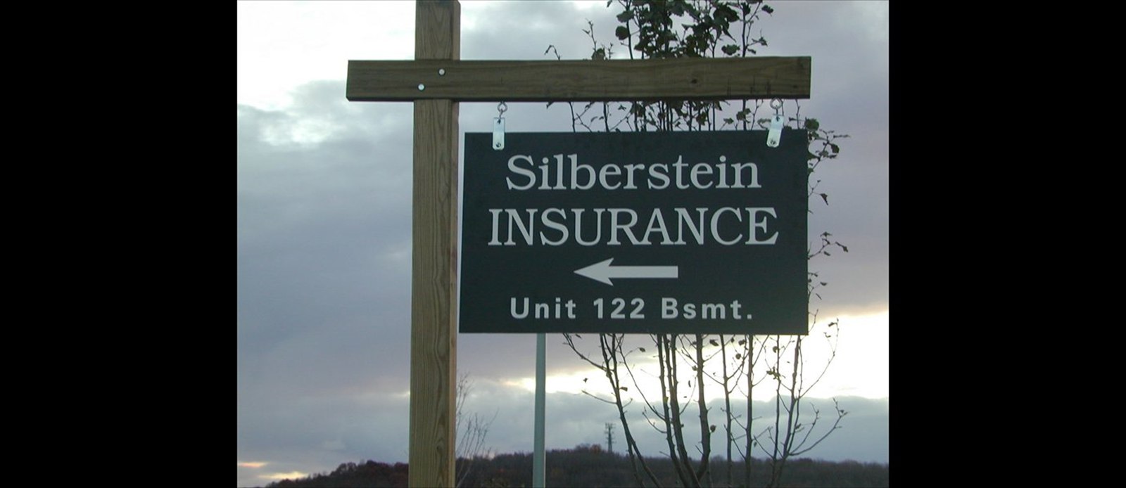 FREE STANDING DIRECTIONAL SIGN